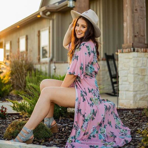 Meet your Posher, Olivia - Picture 1 of 1